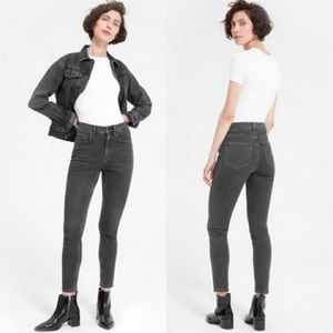 CONSIGNING TODAY! Everlane High Rise Skinny Jean